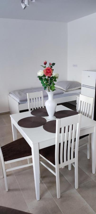 Apartman Mignon Прахатице Экстерьер фото